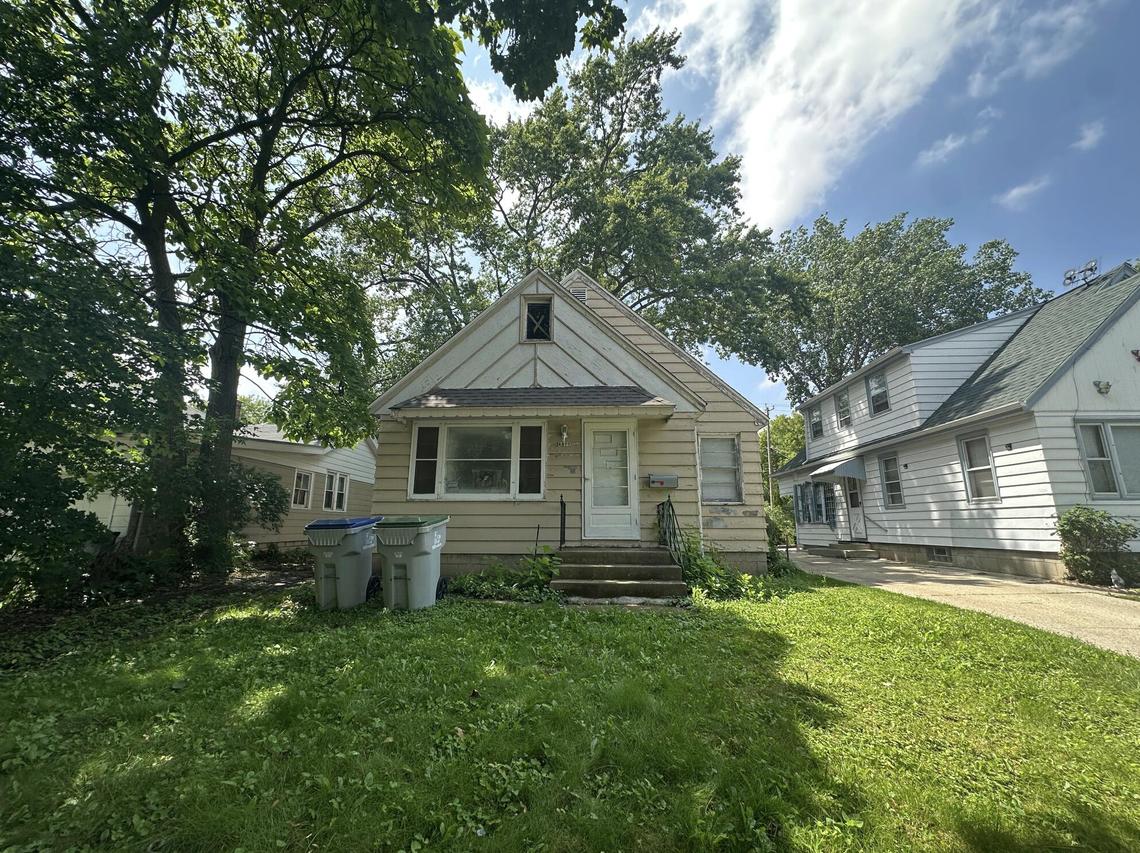 4875 N 53rd St, Milwaukee, WI 53218