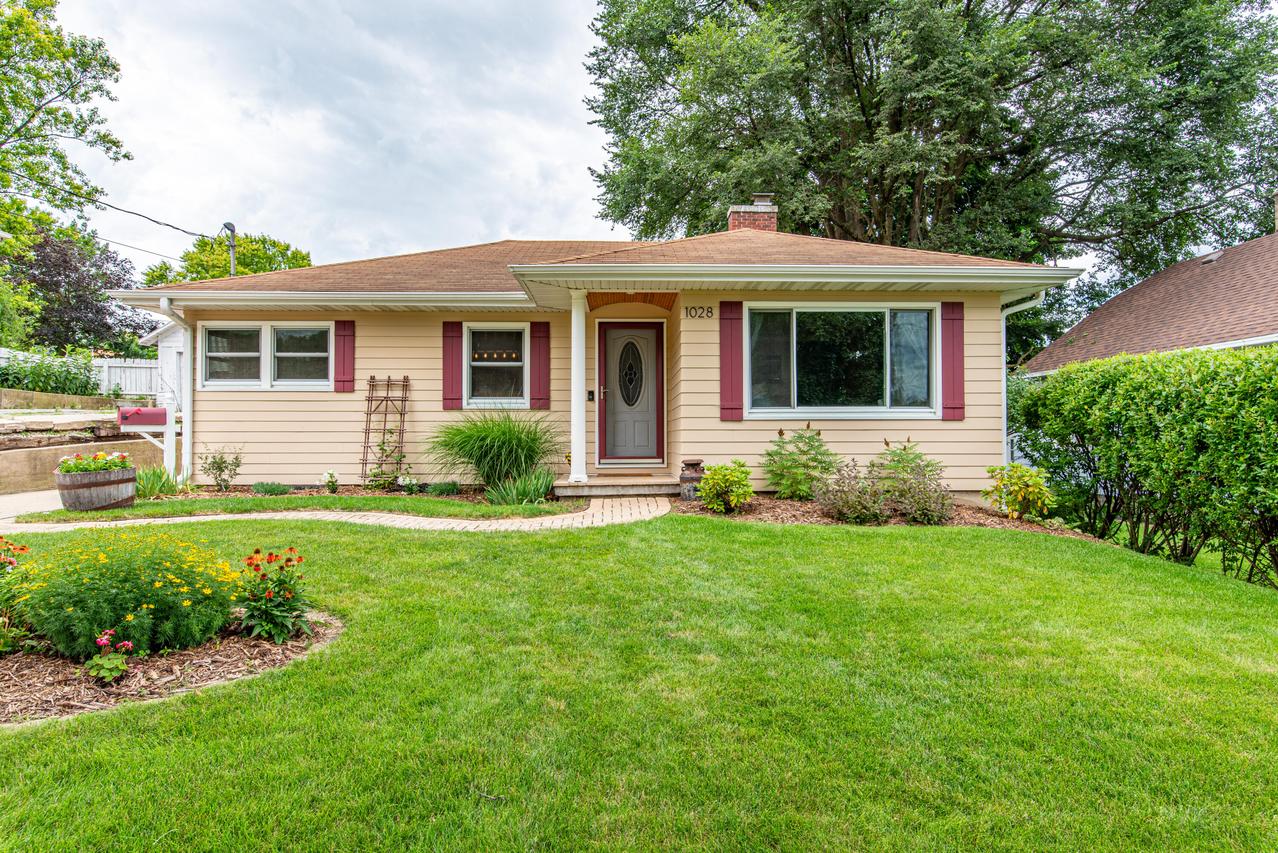 1028 Genesee St, Waukesha, WI 53186