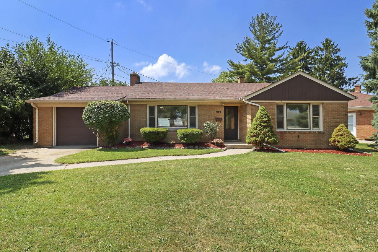 1910 Jupiter Ave, Racine, WI 53404
