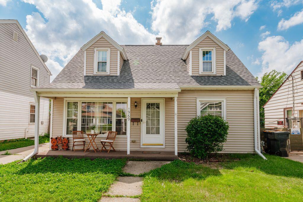 1969 S 92nd St, West Allis, WI 53227