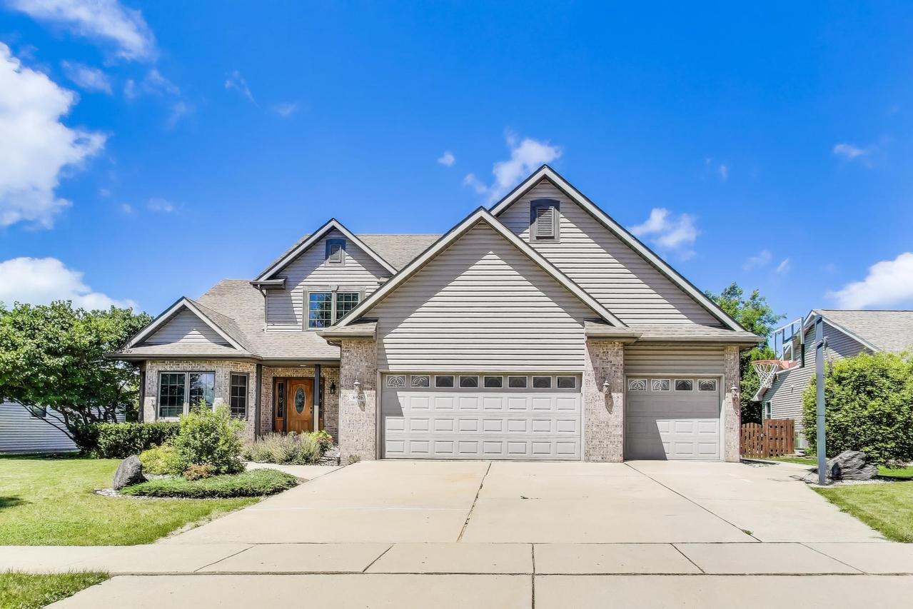 6926 55th St, Kenosha, WI 53144