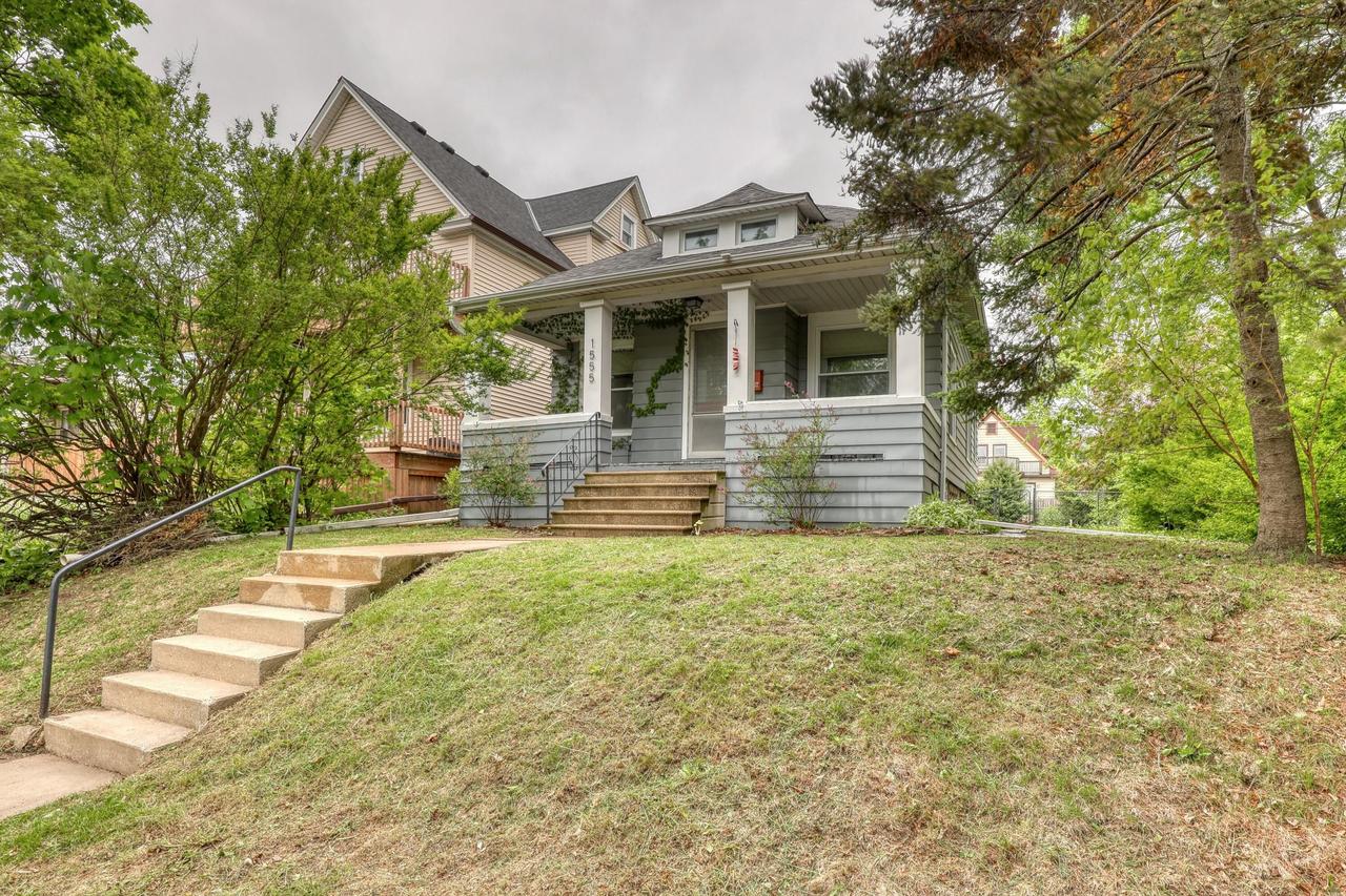 1555 S 74th St, West Allis, WI 53214