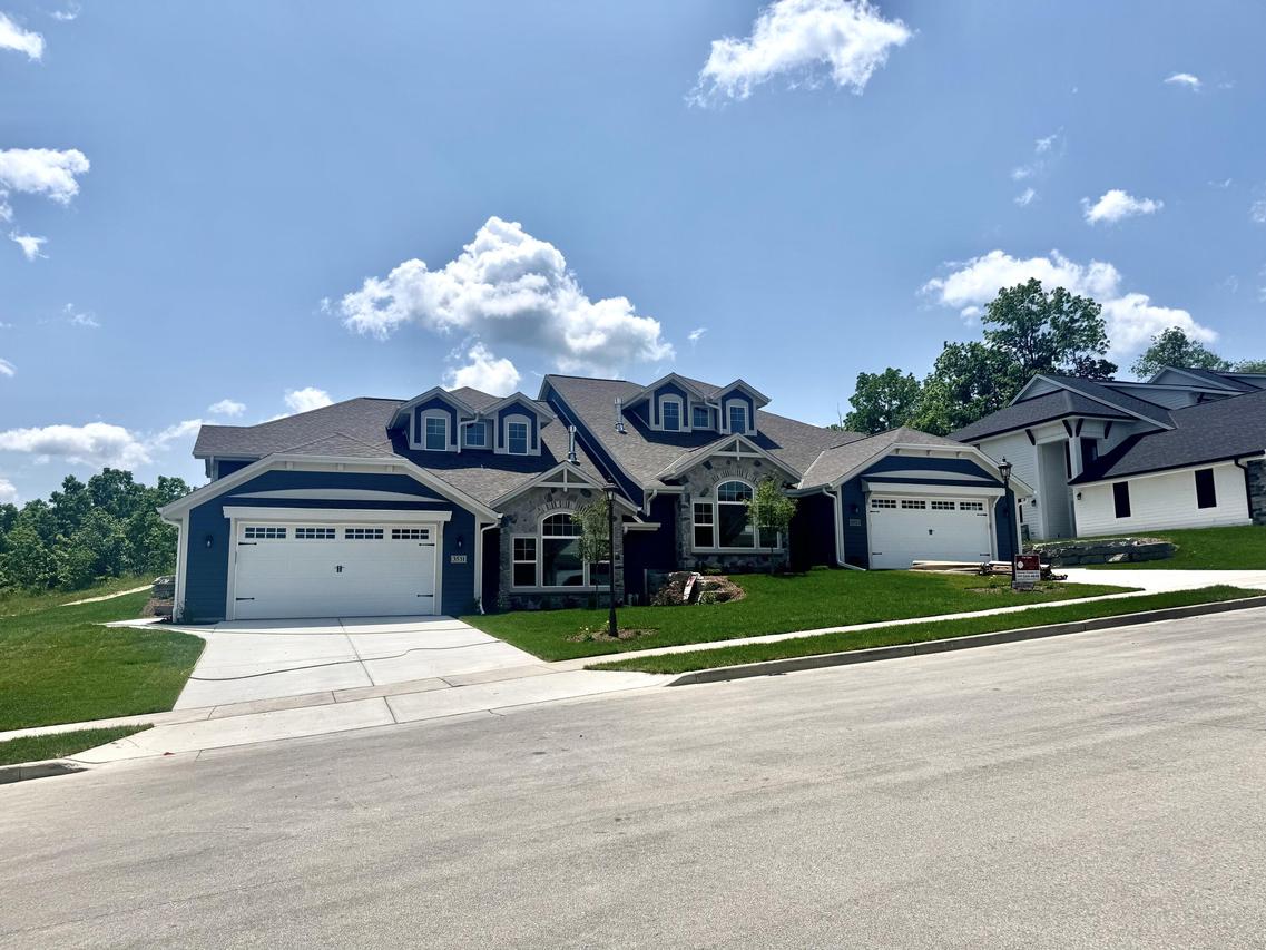 3533 Hawthorn Hill, Waukesha, WI 53189