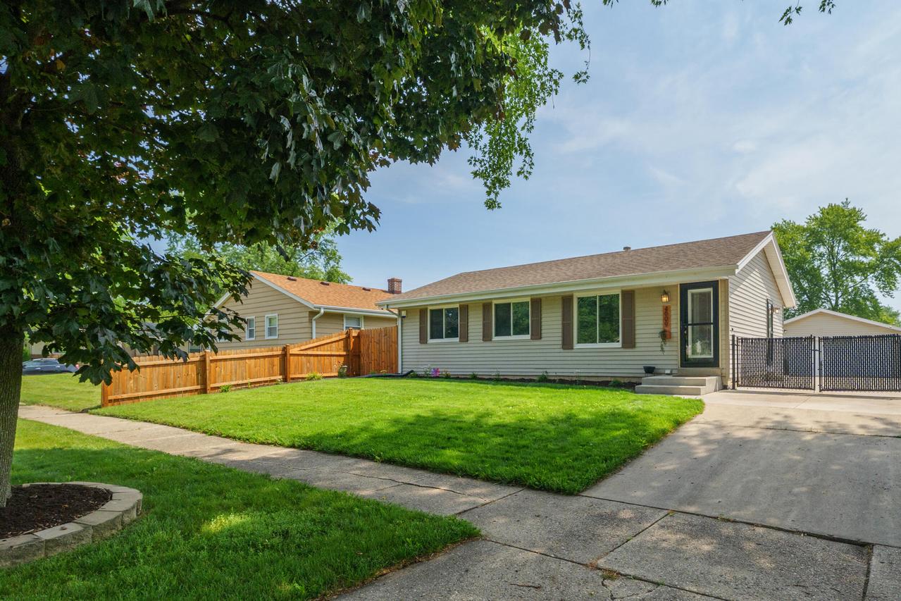 4609 Pershing Blvd, Kenosha, WI 53144
