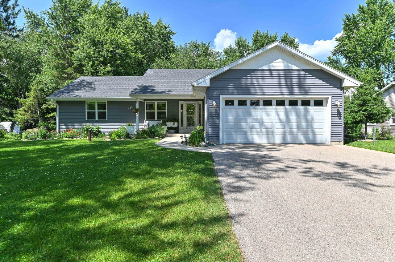 W5254 Tippecanoe Trl, Sugar Creek, WI 53121