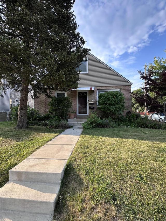 2934 E Armour Ave, Saint Francis, WI 53235