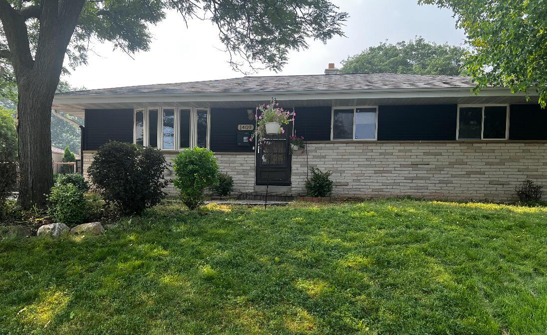1409 W Wanda Ave, Milwaukee, WI 53221