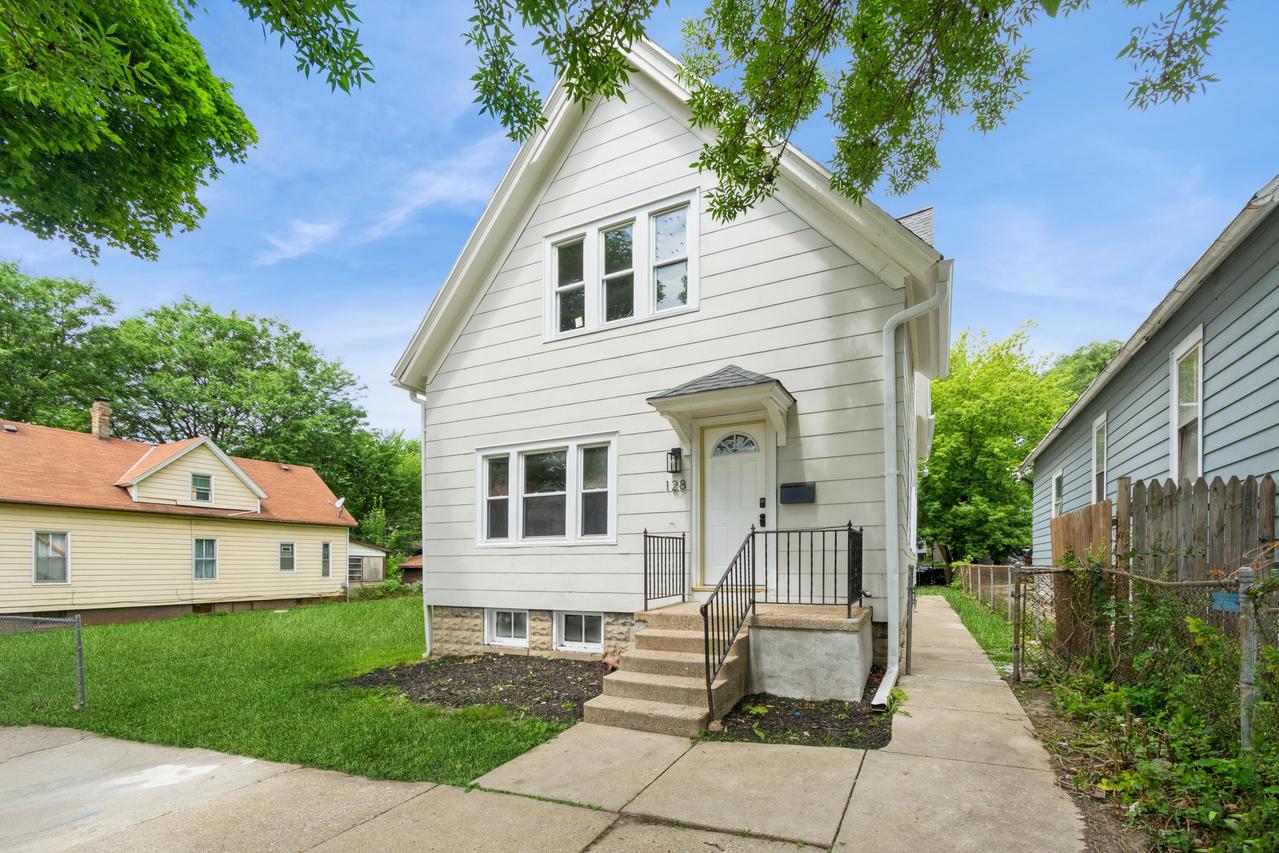 128 W Hadley St, Milwaukee, WI 53212