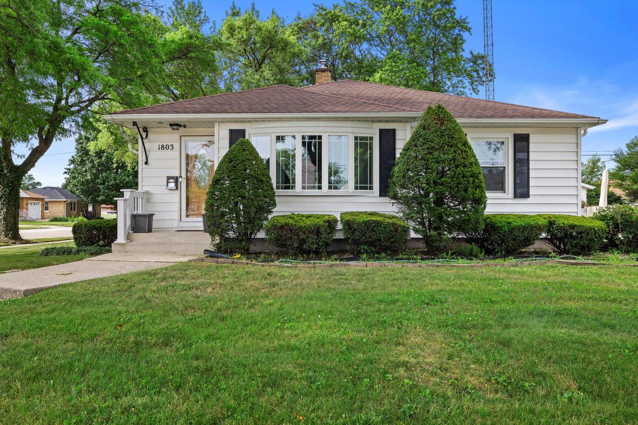 1803 32nd St, Kenosha, WI 53140