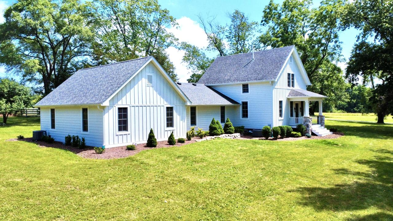 600 60th St, Raymond, WI 53108
