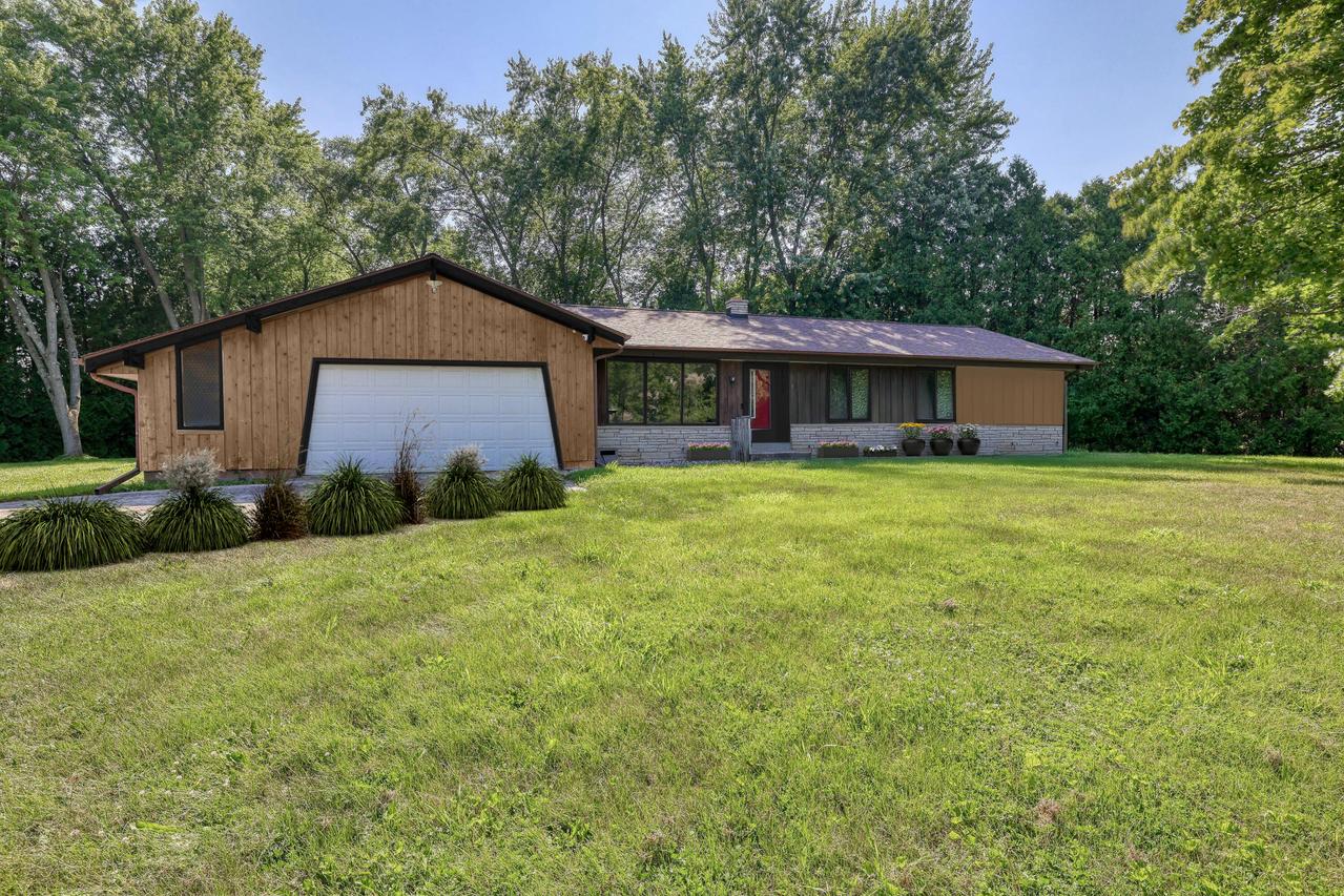 10133 N Meadow Ln, Mequon, WI 53092
