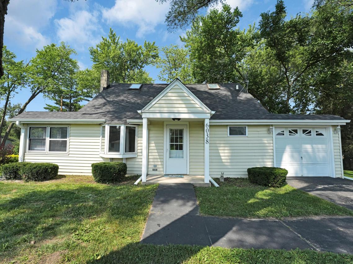 6038 247th Ave, Paddock Lake, WI 53168