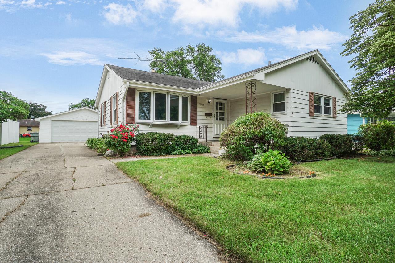 10413 W Sheridan Ave, Milwaukee, WI 53225