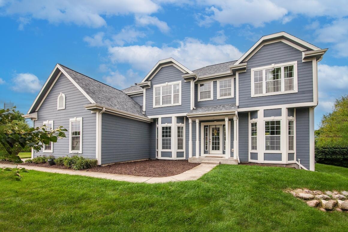 W351N5949 Westshore Ct, Oconomowoc, WI 53066
