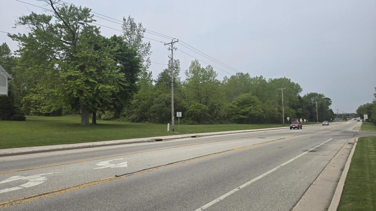 5023 Superior Ave, Sheboygan, WI 53083