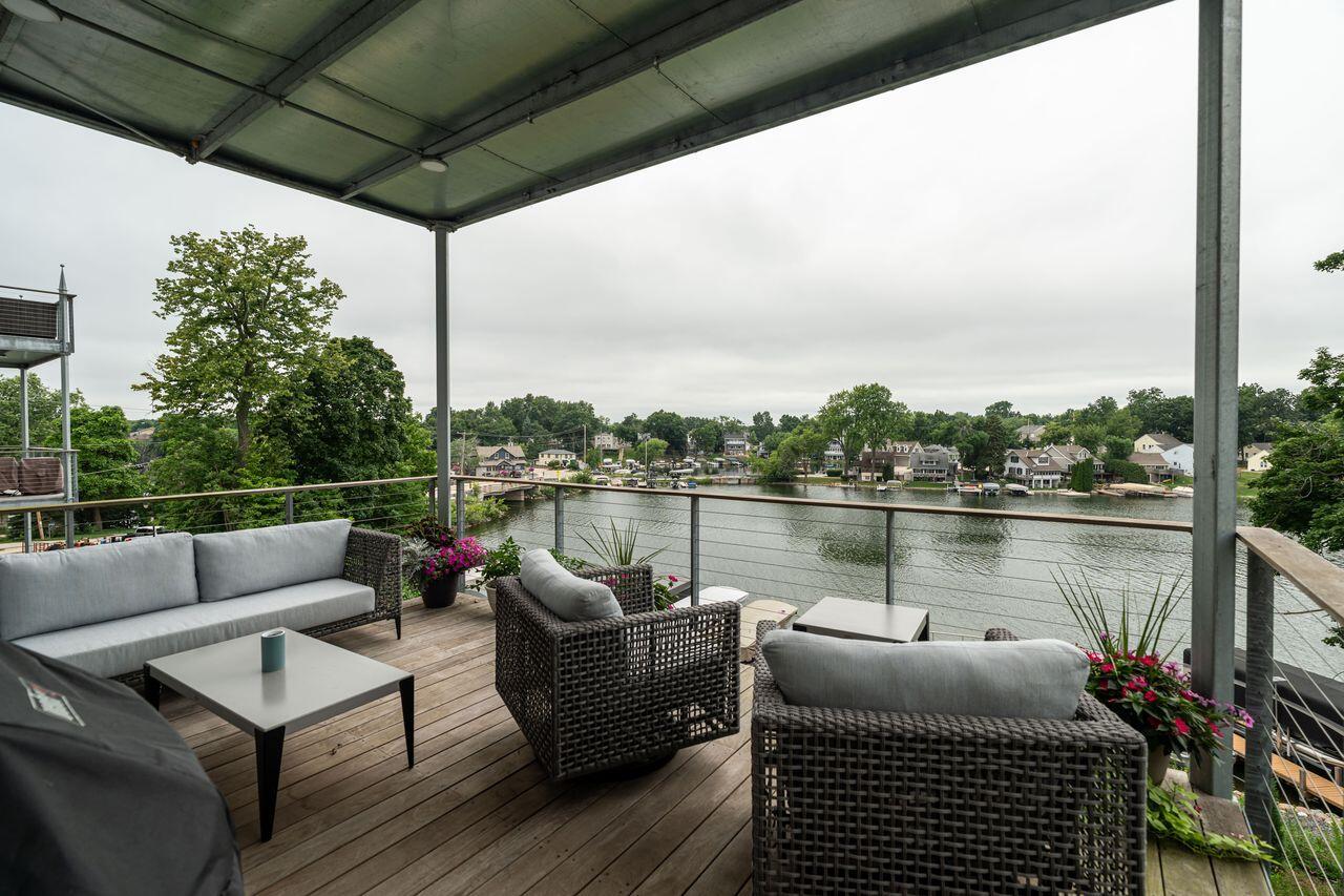 N52W35002 Lake Dr #202, Oconomowoc, WI 53069