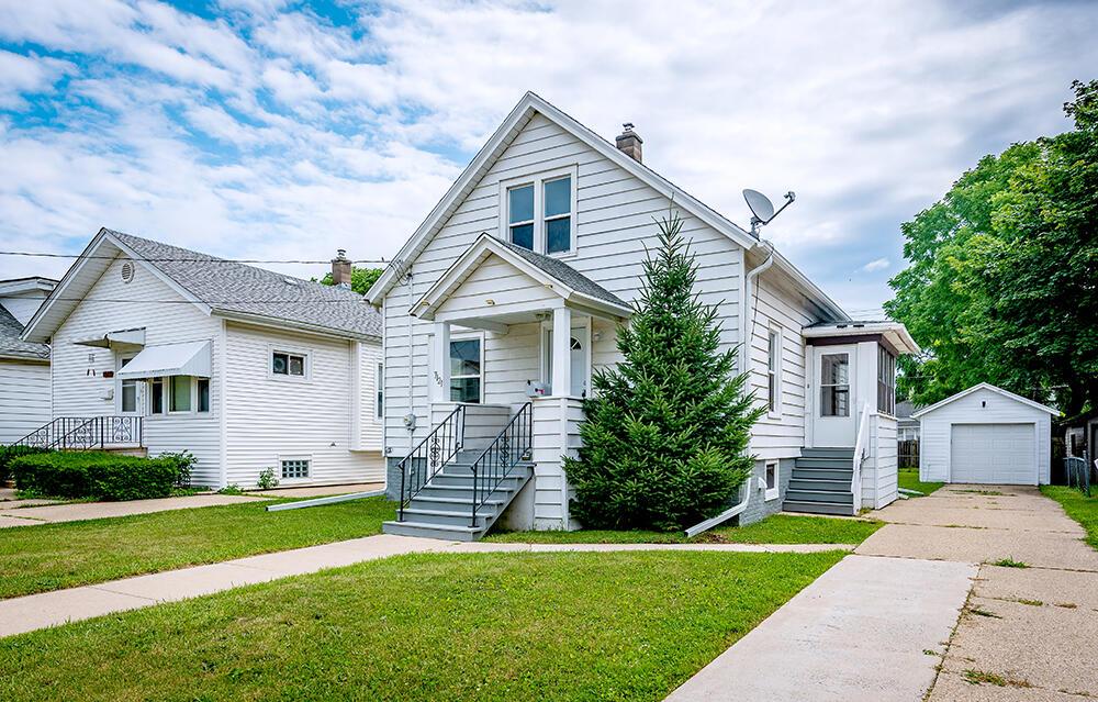 7121 27th Ave, Kenosha, WI 53143