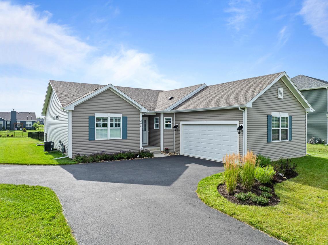 405 Cambridge Dr, Williams Bay, WI 53191