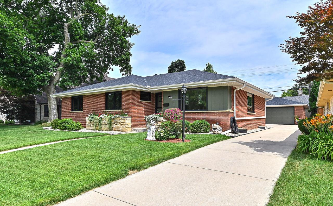 3666 Menomonee River, Wauwatosa, WI 53222