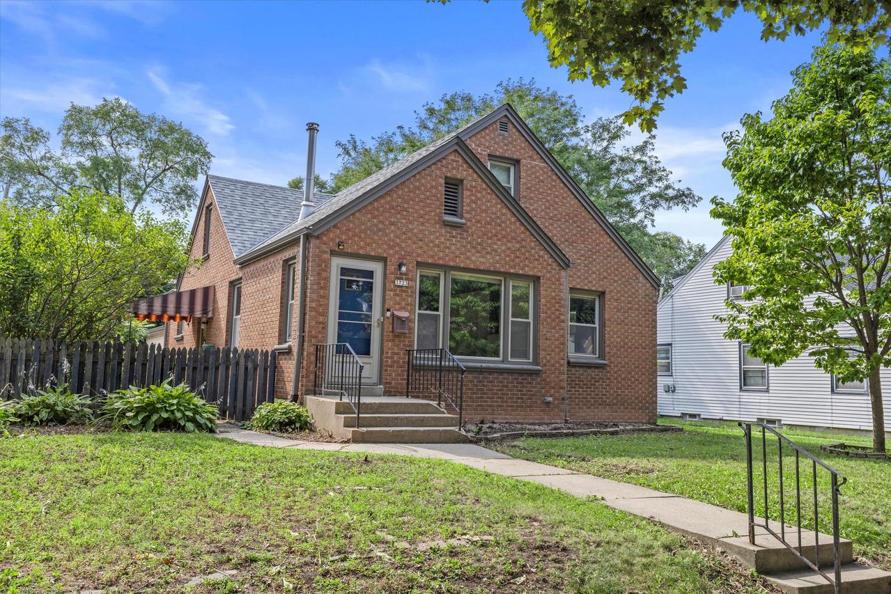 3723 S 3rd St, Milwaukee, WI 53207
