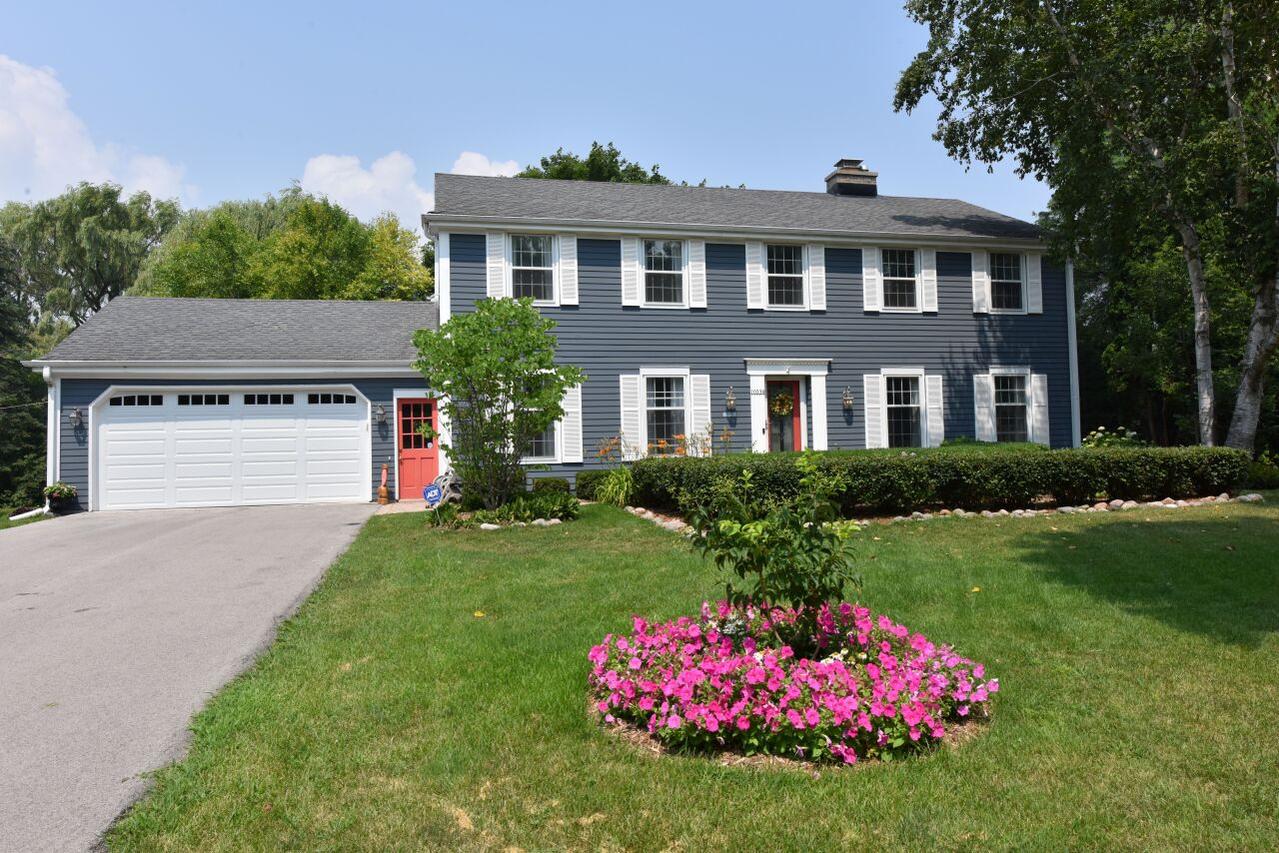 10339 N Versailles Ct, Mequon, WI 53092