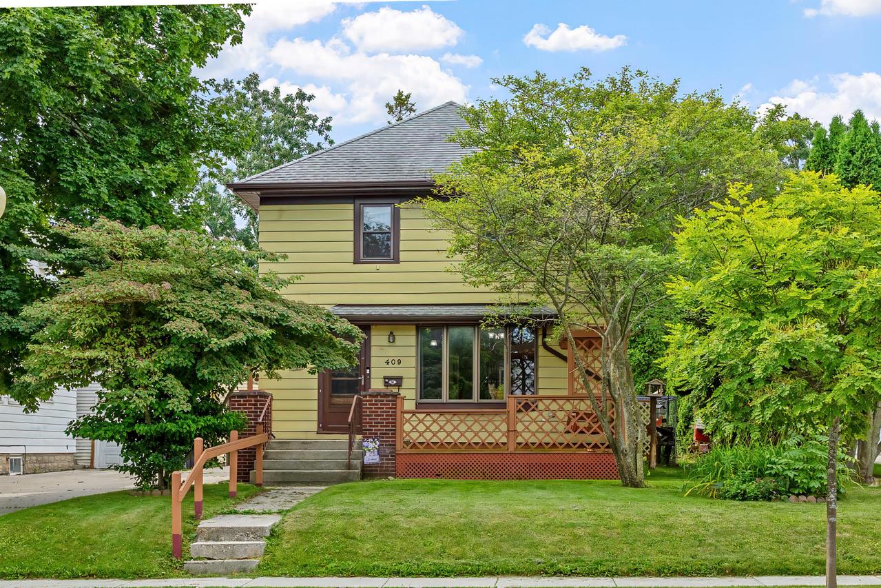 409 Western Ave, Sheboygan Falls, WI 53085