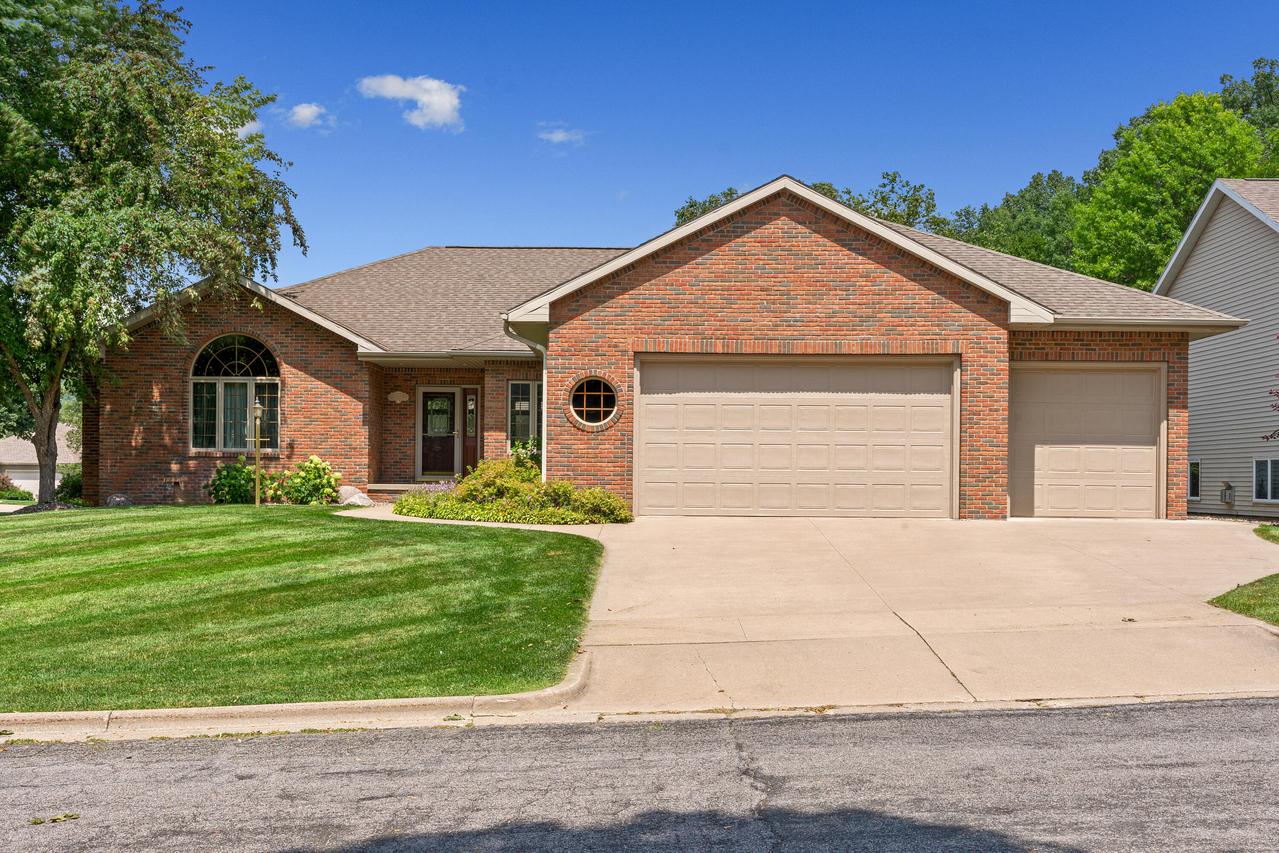 2332 Evenson Dr, Onalaska, WI 54650