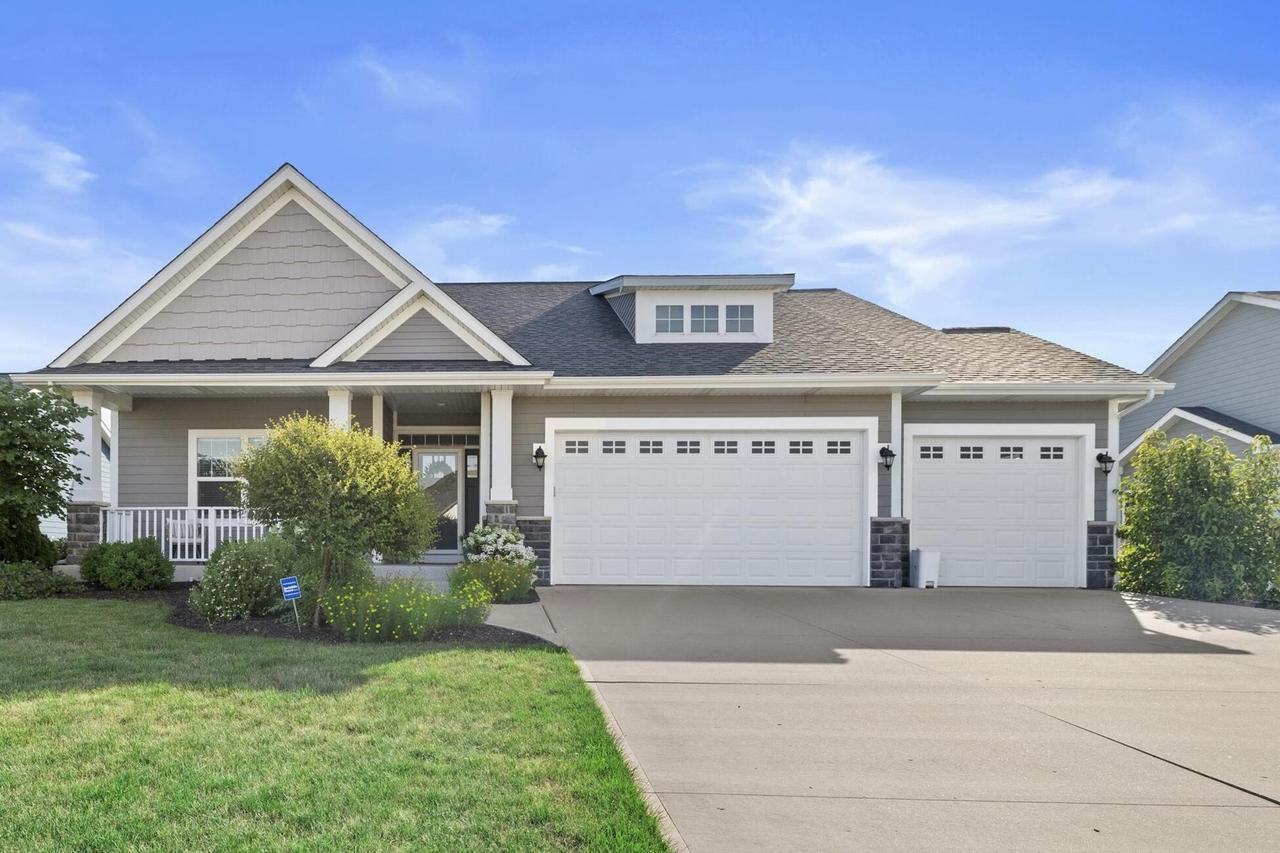 8231 Ridgeway Ct, Pleasant Prairie, WI 53158
