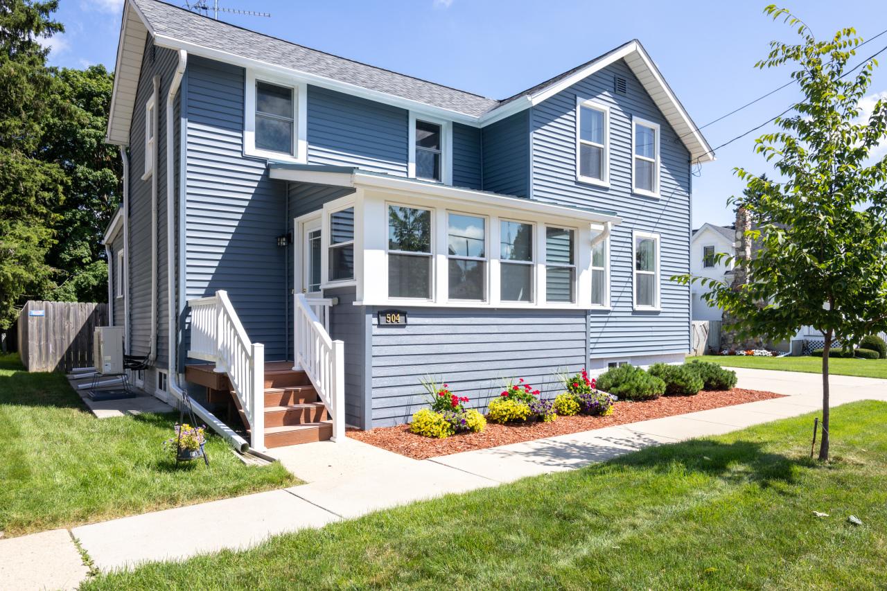 504 Elm St, Watertown, WI 53098