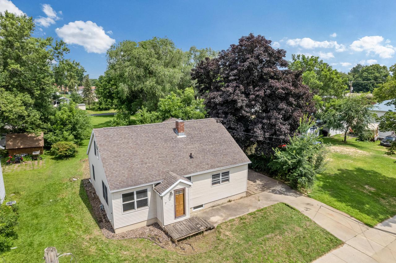 814 Central Ave, Sparta, WI 54656