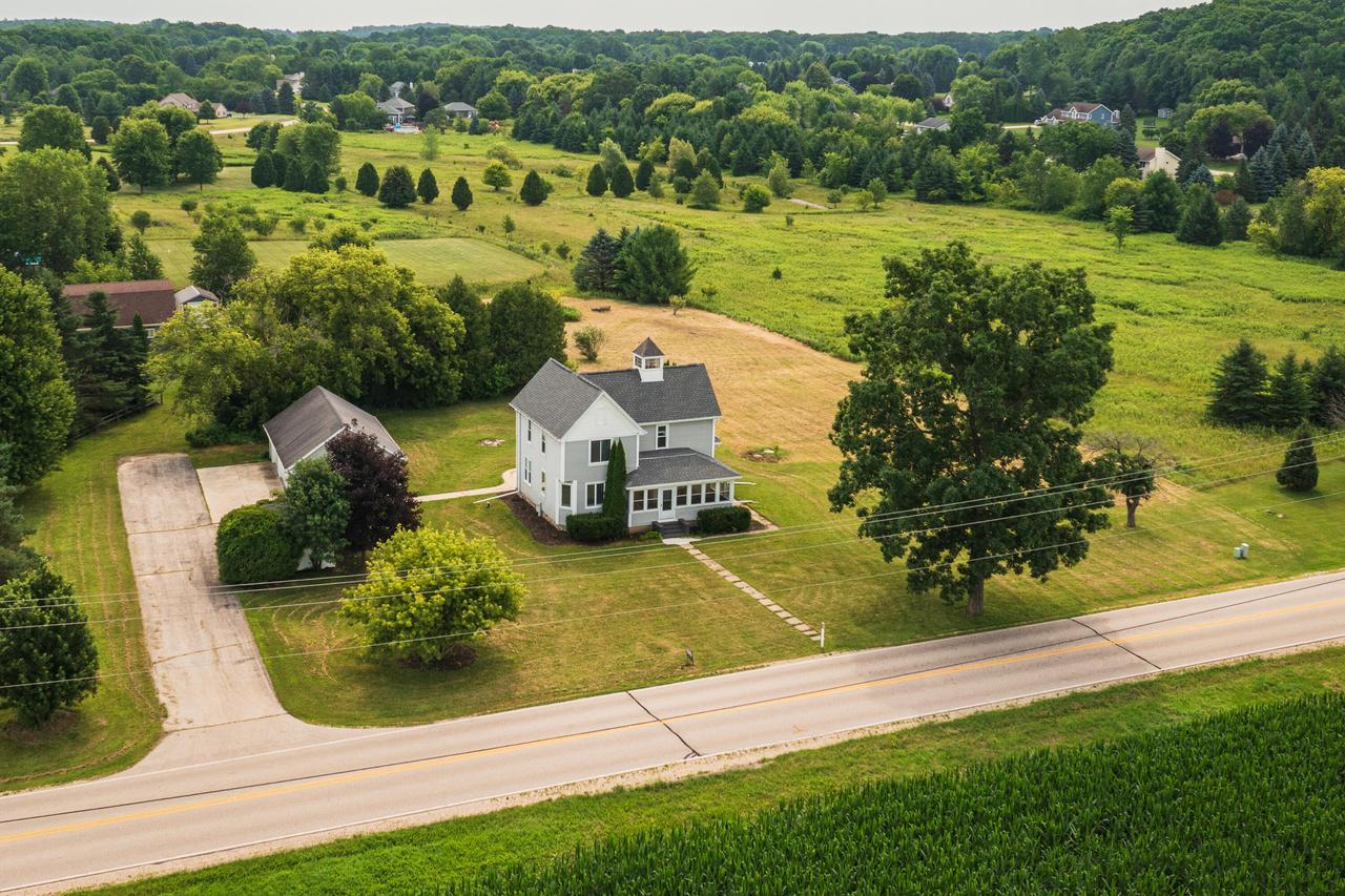 626 Hillside Rd, Richfield, WI 53017