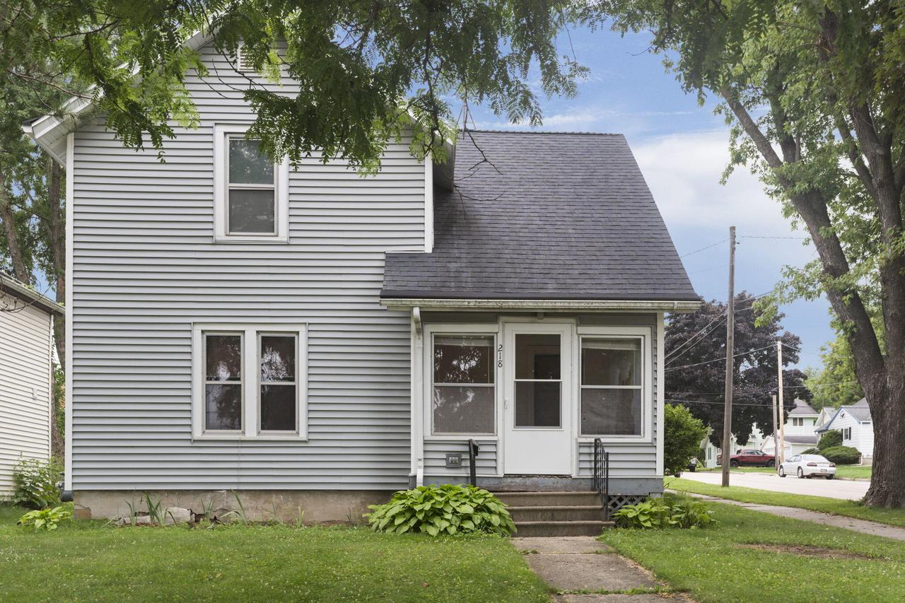 218 York St, Beaver Dam, WI 53916