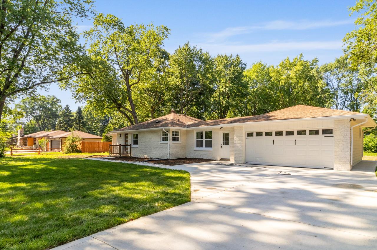 10000 W Green Tree Rd, Milwaukee, WI 53224