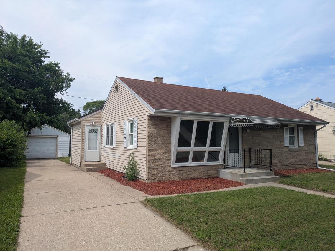 5509 N 20th St, Milwaukee, WI 53209