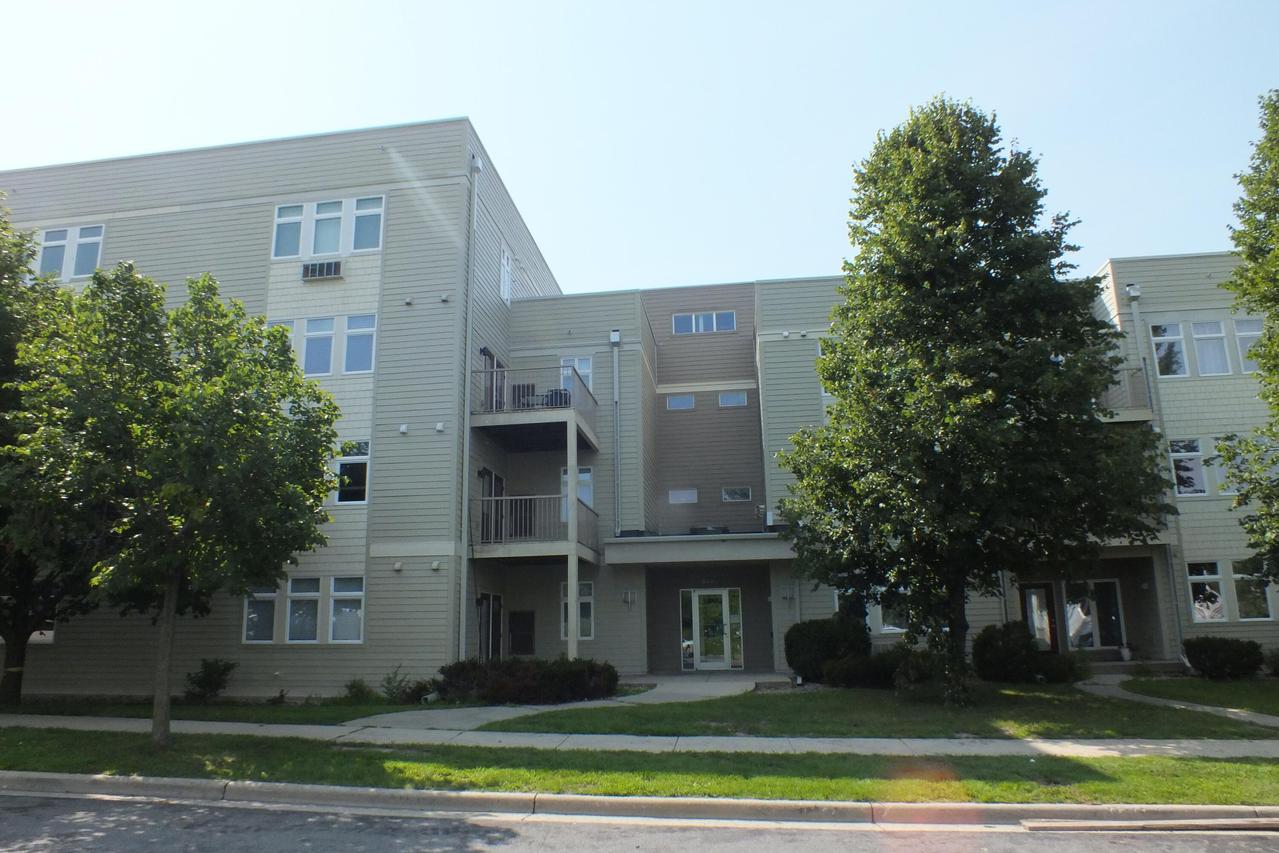 8206 Starr Grass Dr #204, Madison, WI 53719