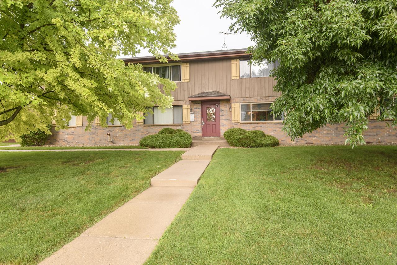 10376 W Whitnall Edge Ct #103, Franklin, WI 53132