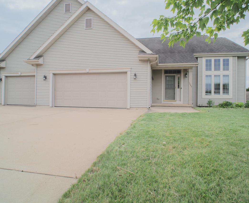 1405 Stoneridge Dr, Watertown, WI 53098