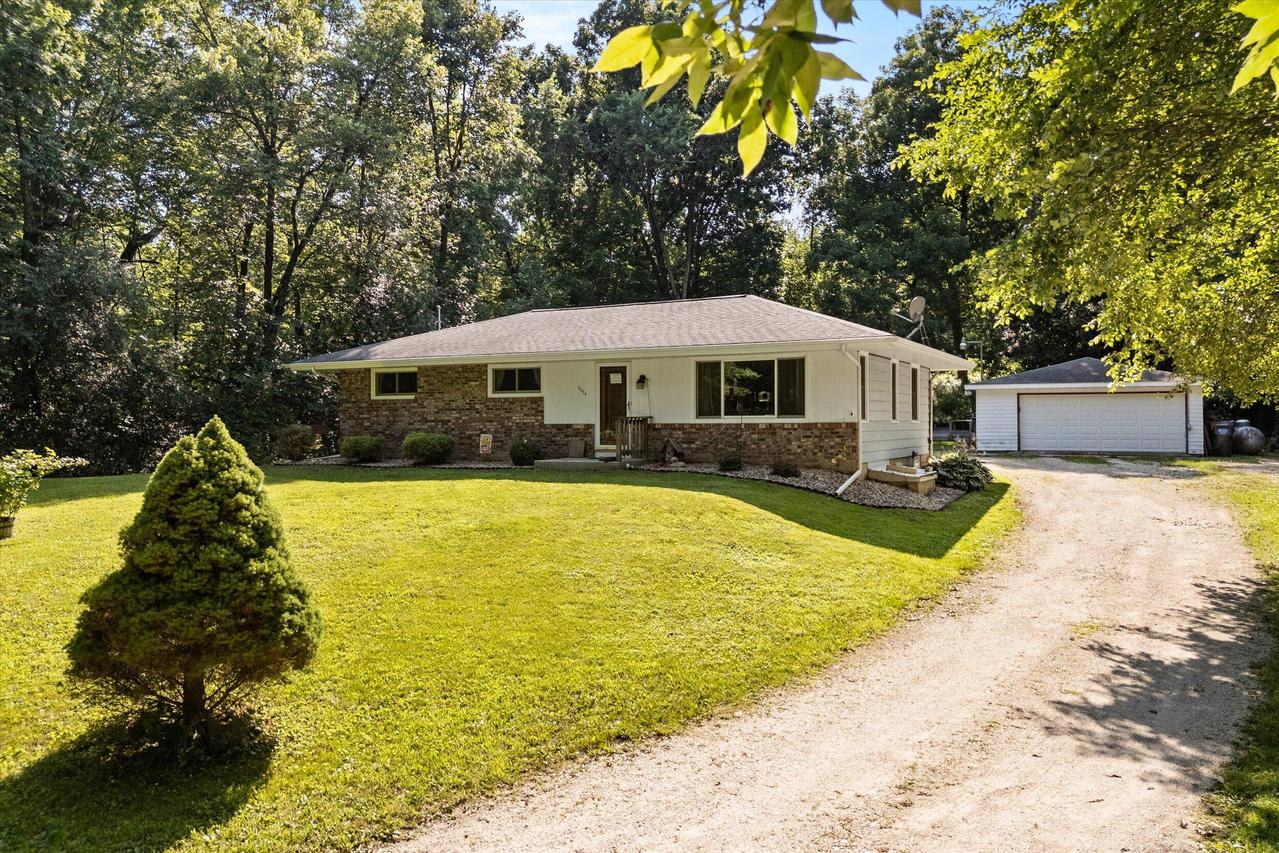 6754 County Line Rd, Erin, WI 53027