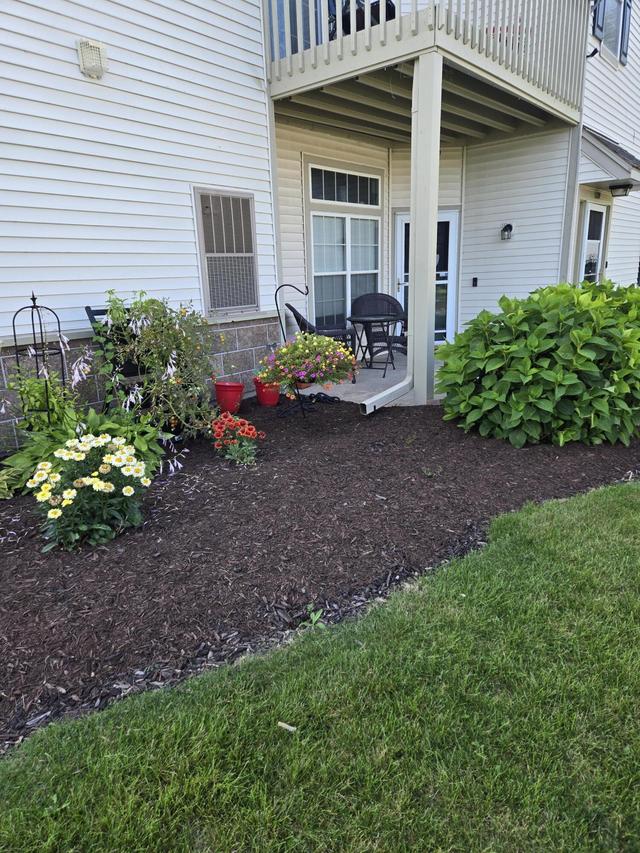 1137 Hastings Ct #101, Mount Pleasant, WI 53406