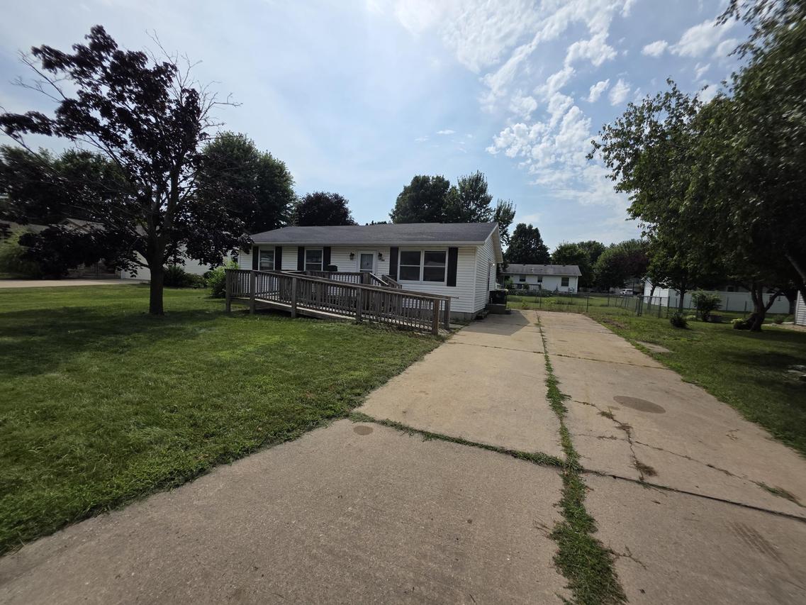 543 Sycamore St, Sauk City, WI 53583