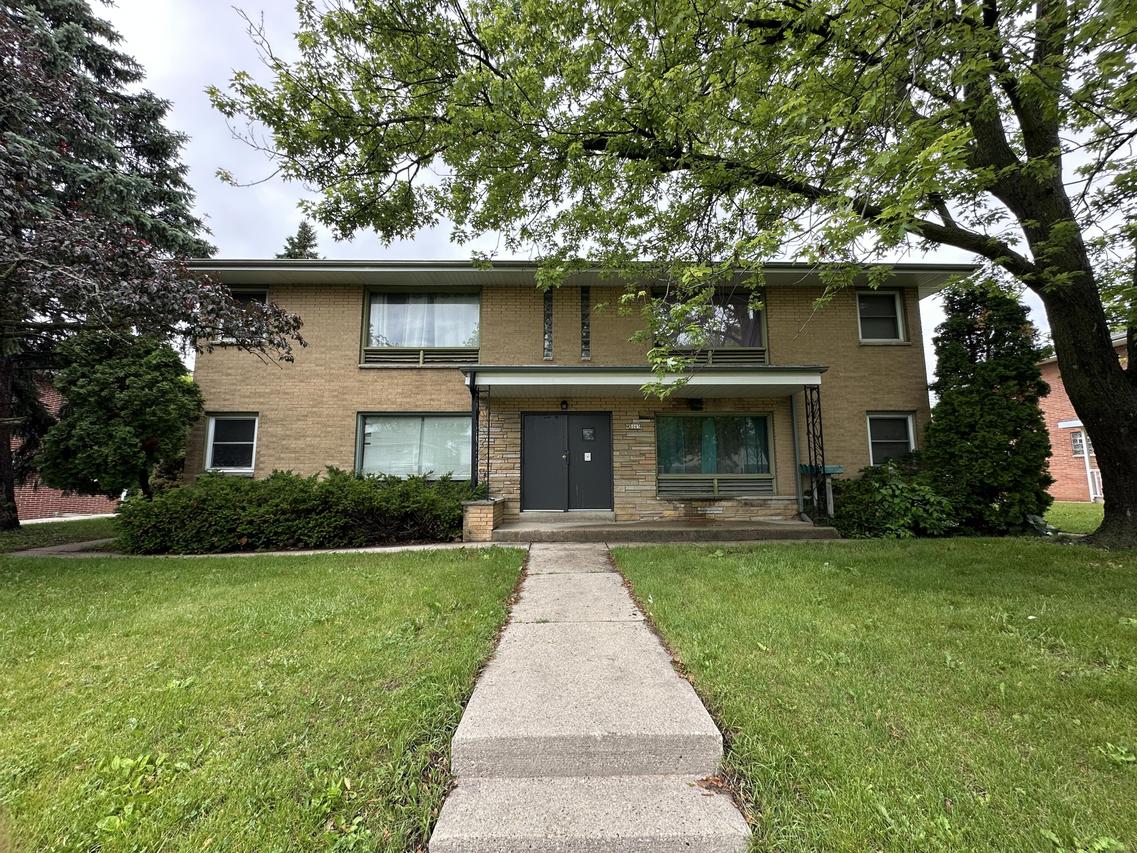 5065 N 84th St, Milwaukee, WI 53225