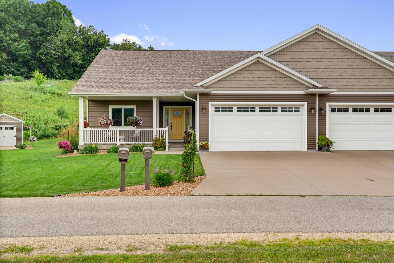 W6459 Oakwood Cir, Onalaska, WI 54636