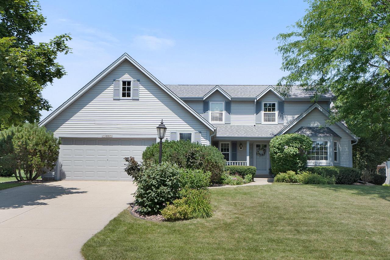 N57W24650 Nighthawk Ct, Sussex, WI 53089