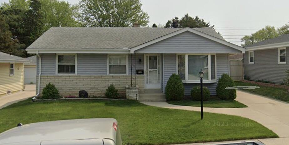 1009 Ostergaard Ave, Racine, WI 53406
