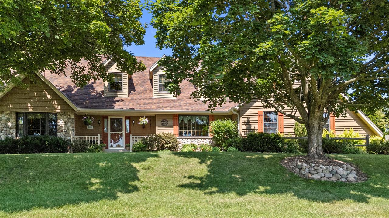 S76W23840 Westwood Dr, Vernon, WI 53103