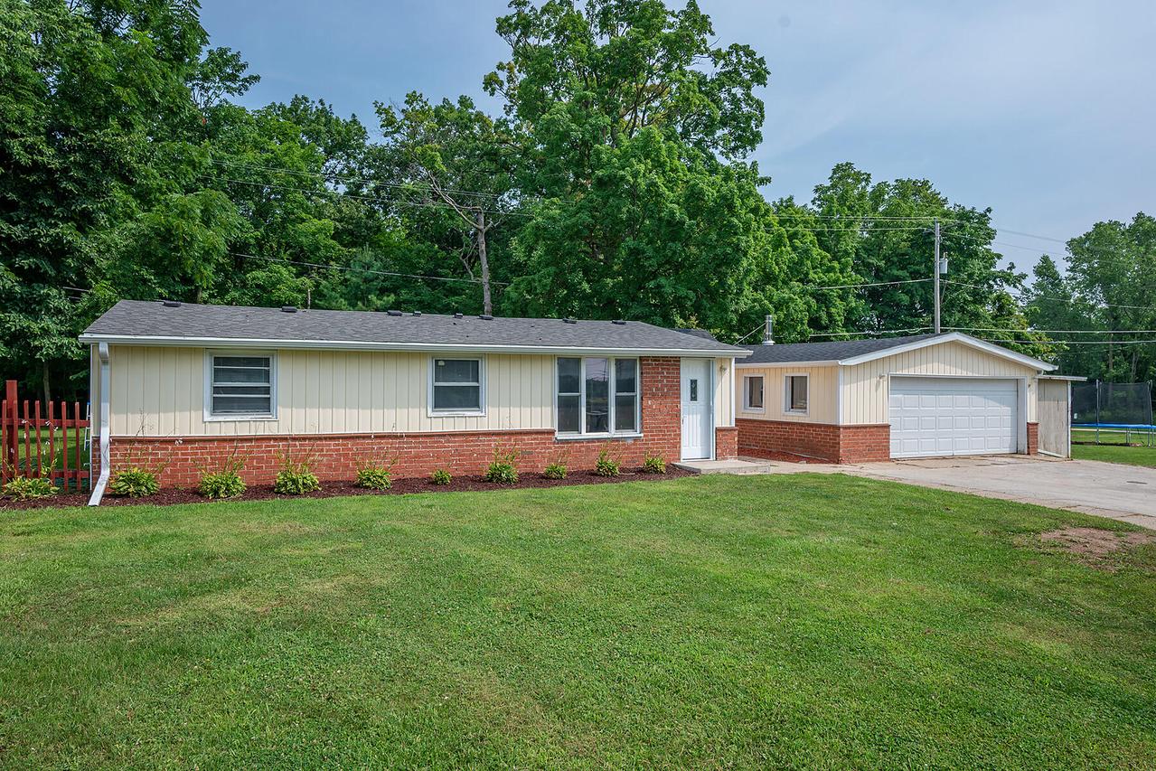 10016 Duane Ct, Caledonia, WI 53108