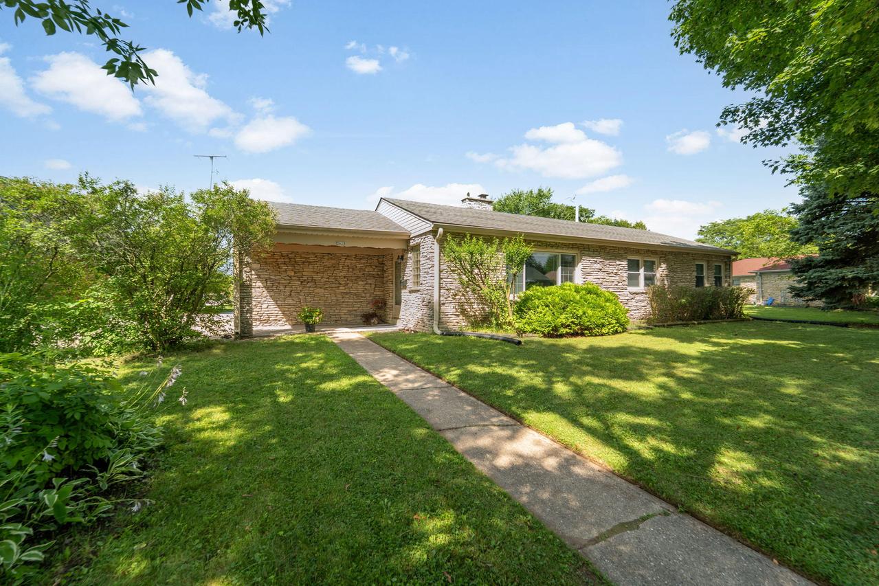 5629 N Dexter Ave, Glendale, WI 53209
