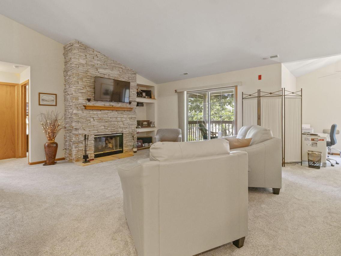9302 W Loomis Rd #7, Franklin, WI 53132