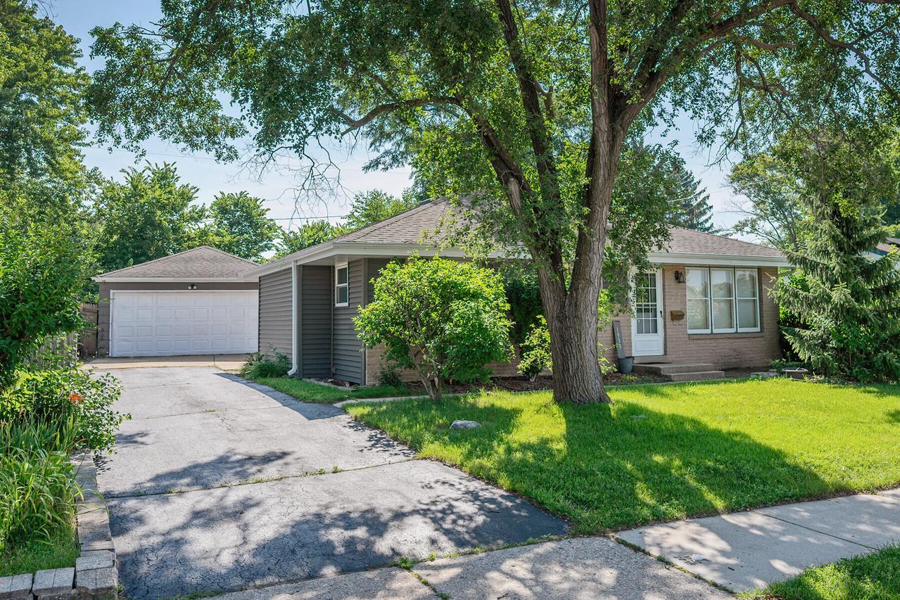 1933 S Grand Ave, Waukesha, WI 53189