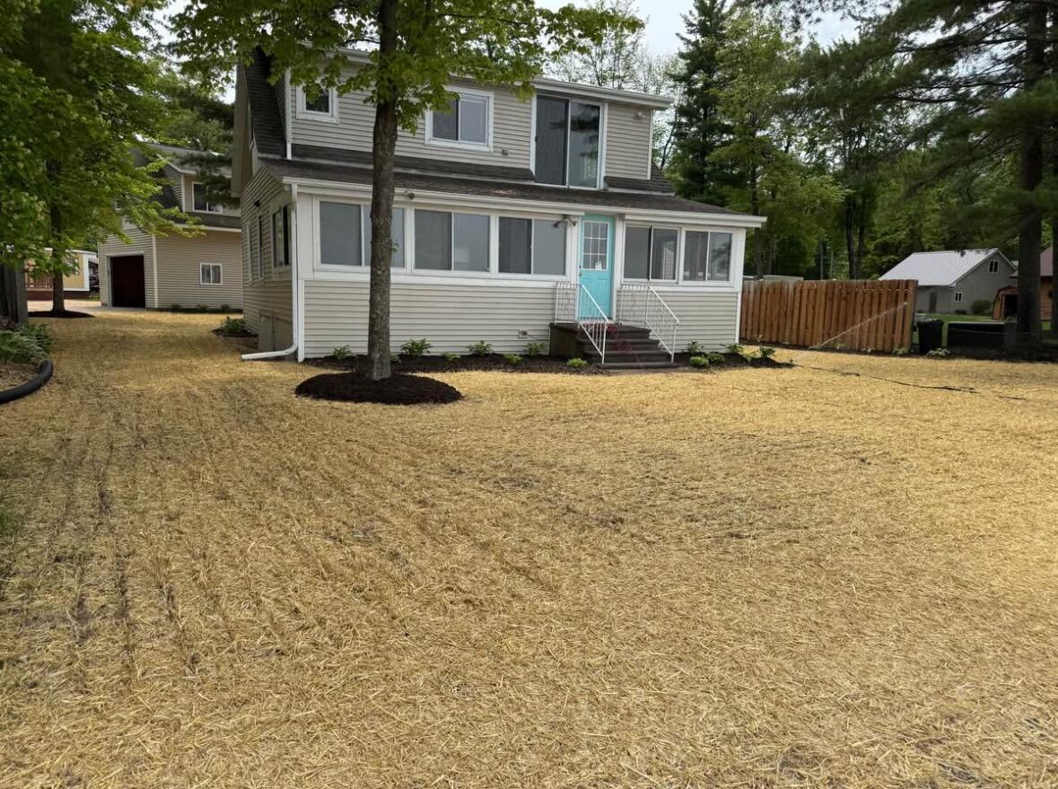 W5190 Lake Dr, Wescott, WI 54166